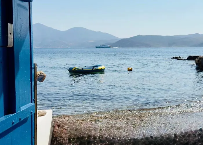 Syrma Sunset Areti * Plaka (Milos)